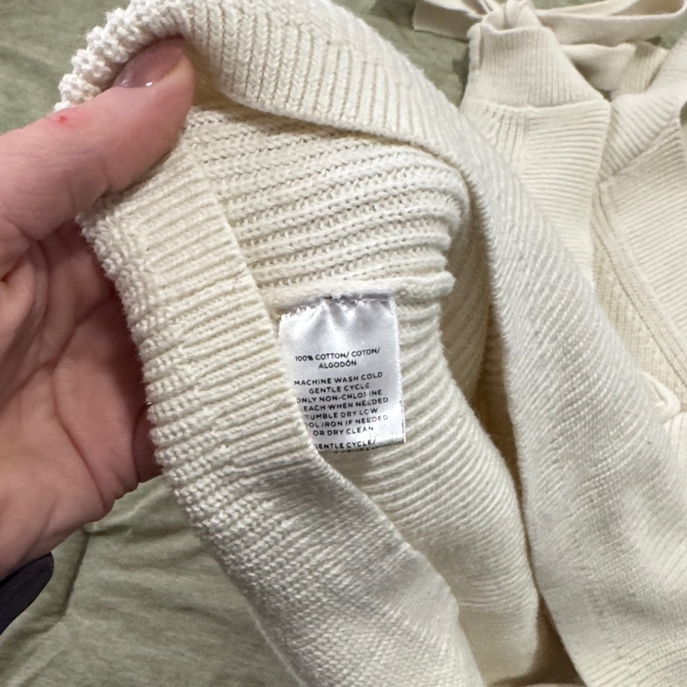 Elegant Cream Sleeveless Sweater tank - Picture 5 of 6